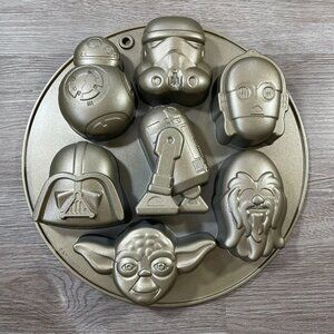 Williams Sonoma Star Wars Cake Mold